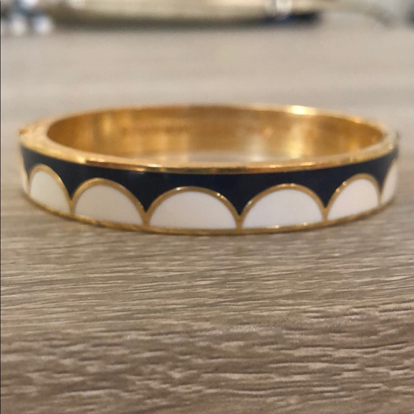 kate spade Jewelry - Kate Spade Scallop Bracelet